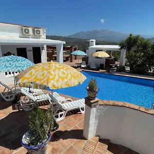 3* Pensionat Casa Bambu Studios